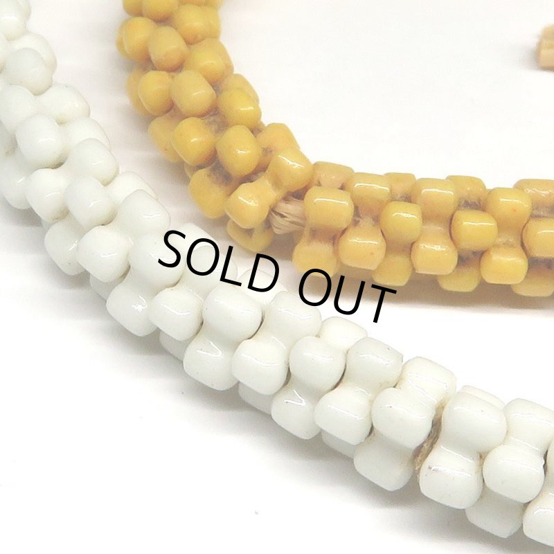 画像2: フラワービーズ 白+山吹色短連 (2)