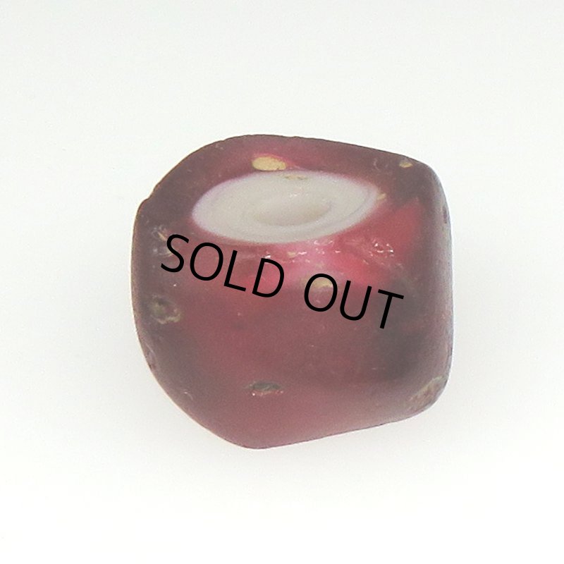 画像2: 濃赤ホワイトハーツ 多面体 (2)