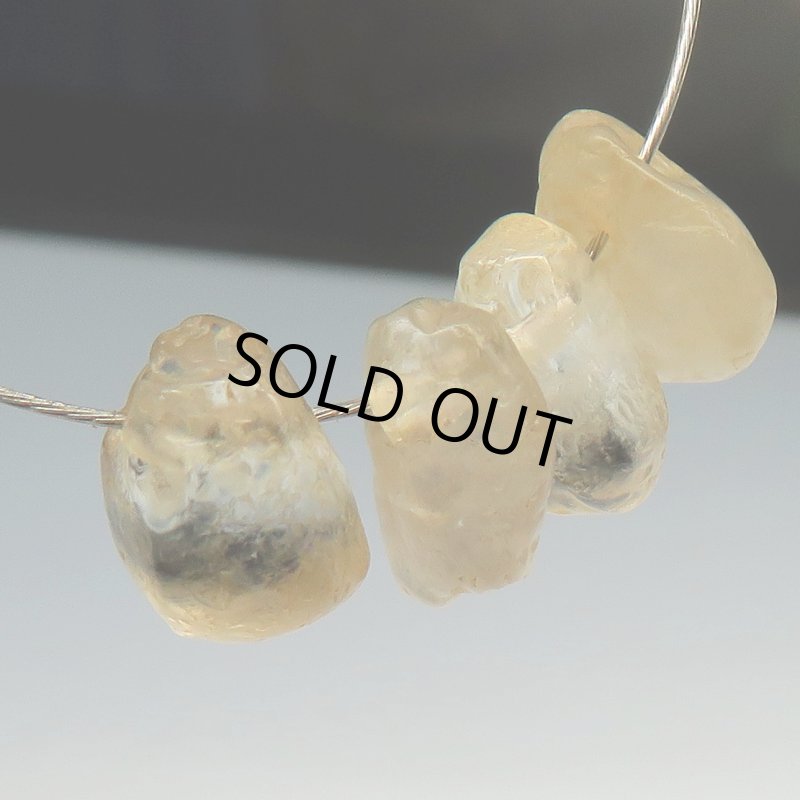 画像2: アフガニスタン古代水晶　涙の雫4個セット (2)