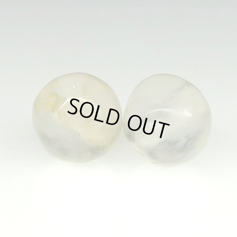 画像3: インドネシア古代水晶 丸玉2個セット (3)