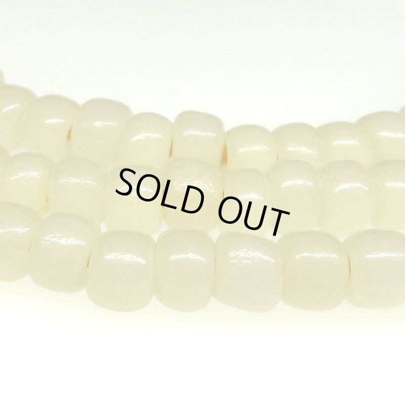 画像2: 乳白のシードビーズ太連 (2)