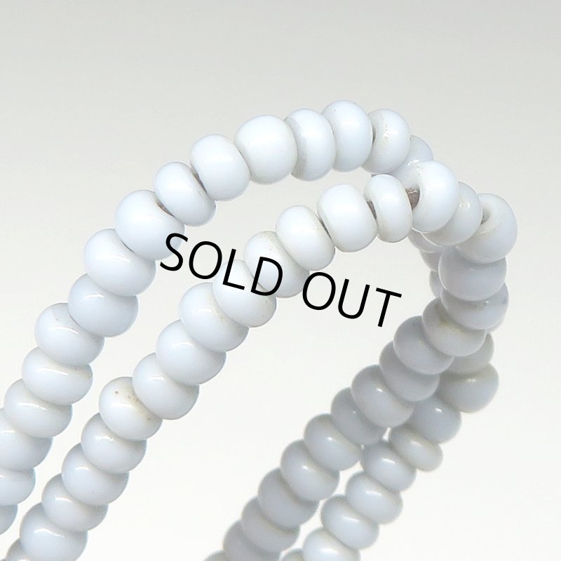 画像3: 淡いブルーグレーの小粒シードビーズ連 (3)