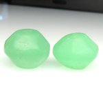 画像2: ウランガラス 乳白緑2個セット (2)