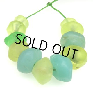 ウランガラスビーズの販売