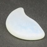 画像2: ウェディングビーズ　勾玉型　オパール乳白 (2)