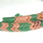 画像2: 大スネークビーズ　グリーン+ピンク (2)