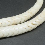 画像2: 大スネークビーズ 白 (2)