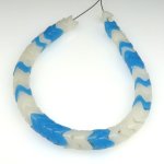 画像1: スネークビーズ　白+水色短連 (1)