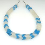 画像1: スネークビーズ　白+水色短連 (1)