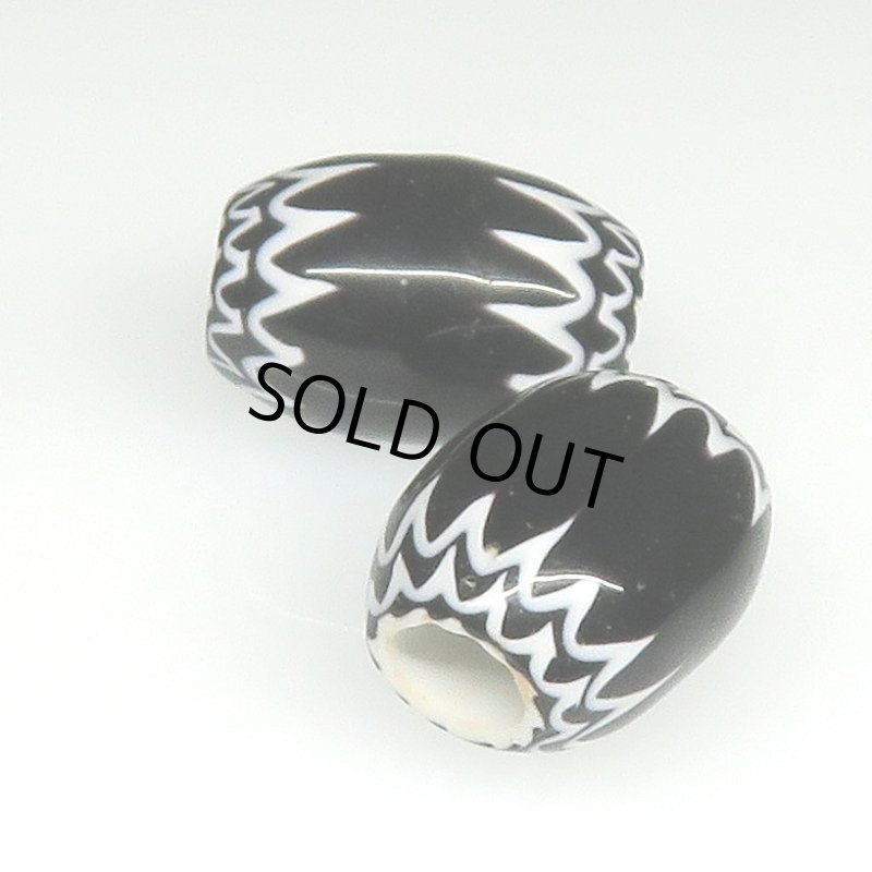 画像1: ブラックシェブロン小粒　2個セット (1)