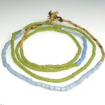 画像1: 草色小粒+ブルーグレーチューブ型シードビーズ連 (1)