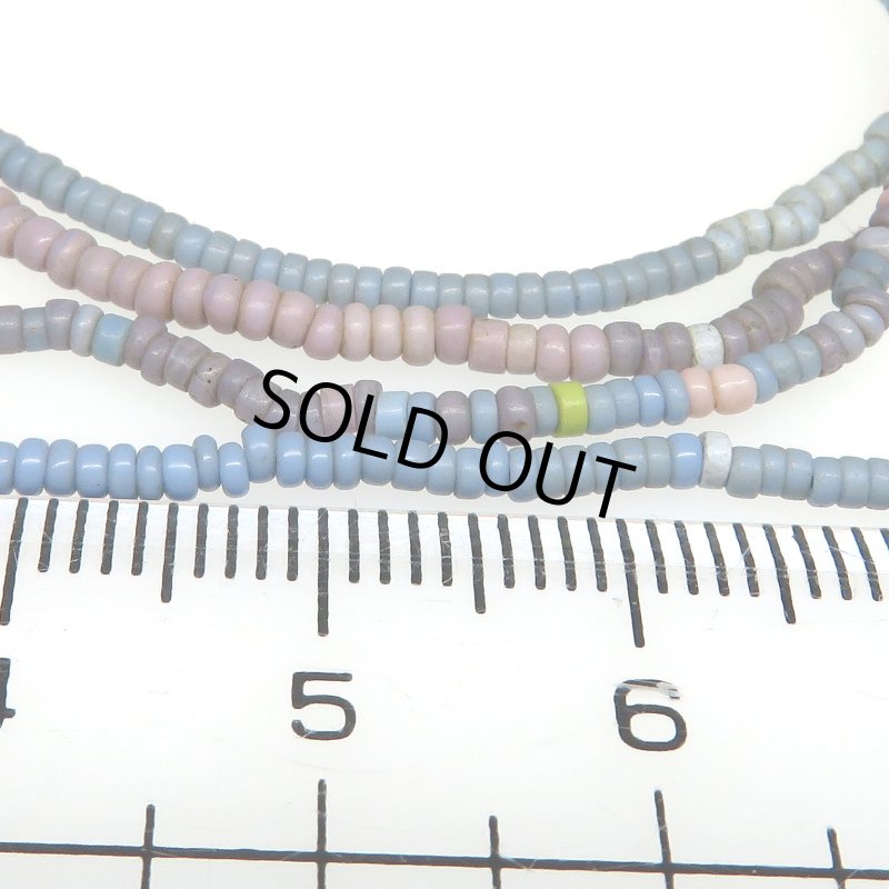 画像2: 薄ピンク+ピンクグレー+ブルーグレー極小シードビーズ連 (2)