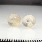 画像4: インドネシア古代水晶　丸玉2個セット (4)