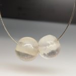 画像5: インドネシア古代水晶　丸玉2個セット (5)