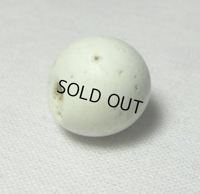 白磁のような白玉