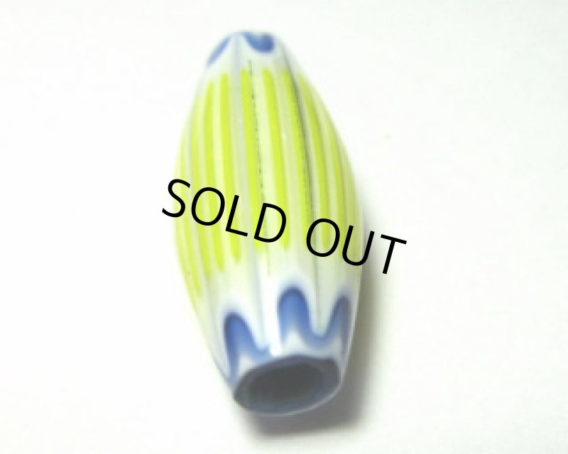 イエローストライプシェブロン