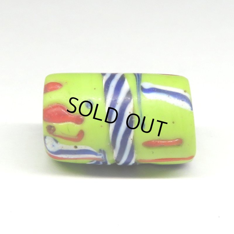 黄緑のレースファンシー