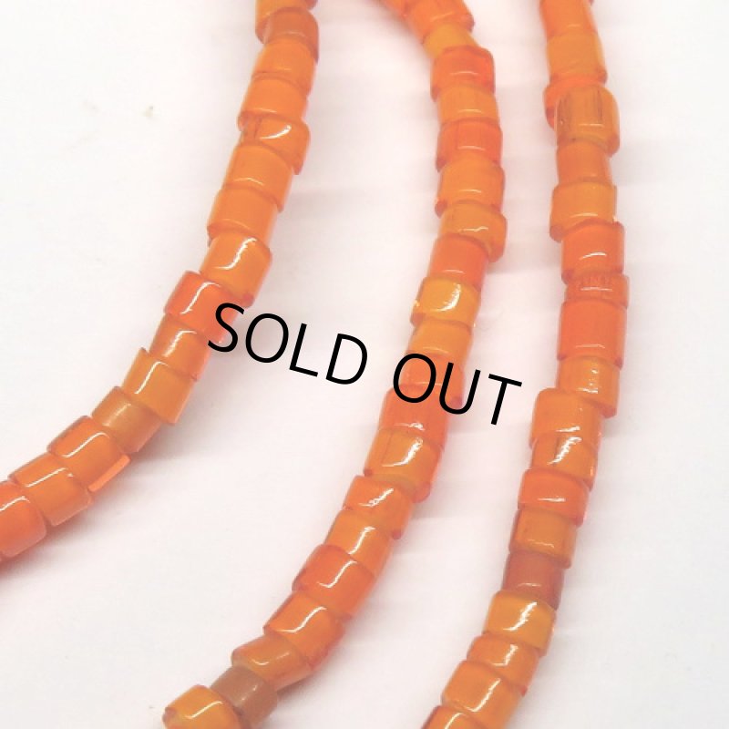 極小オレンジ色チューブ型ホワイトハーツ連