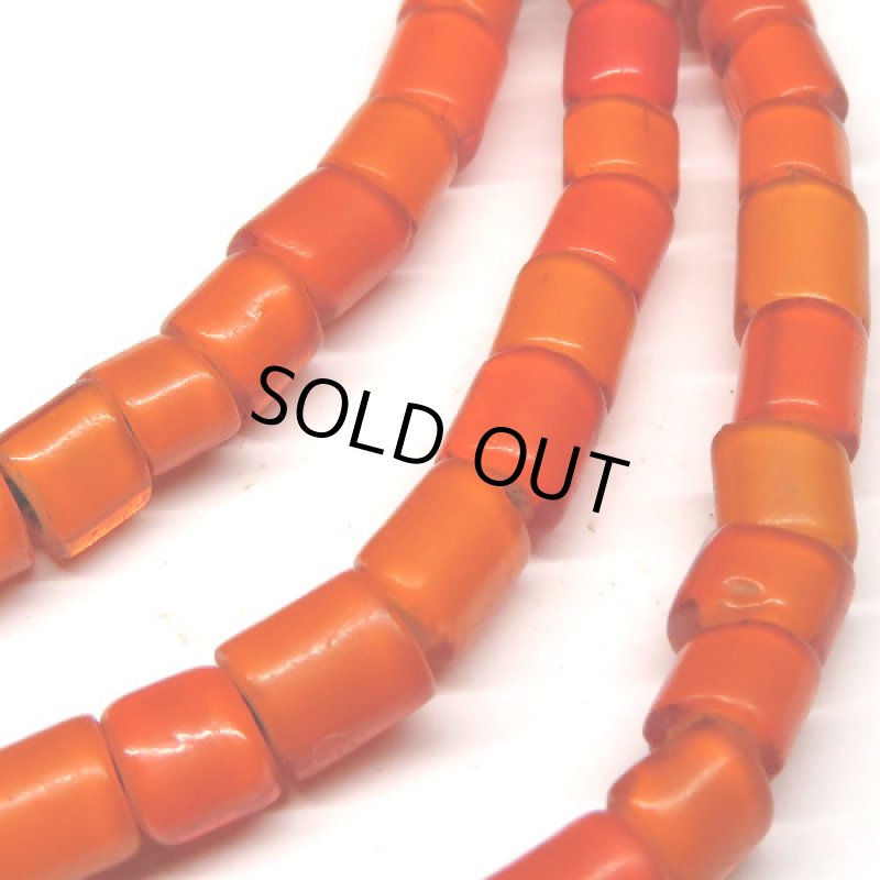 オレンジ色チューブ型ホワイトハーツ連