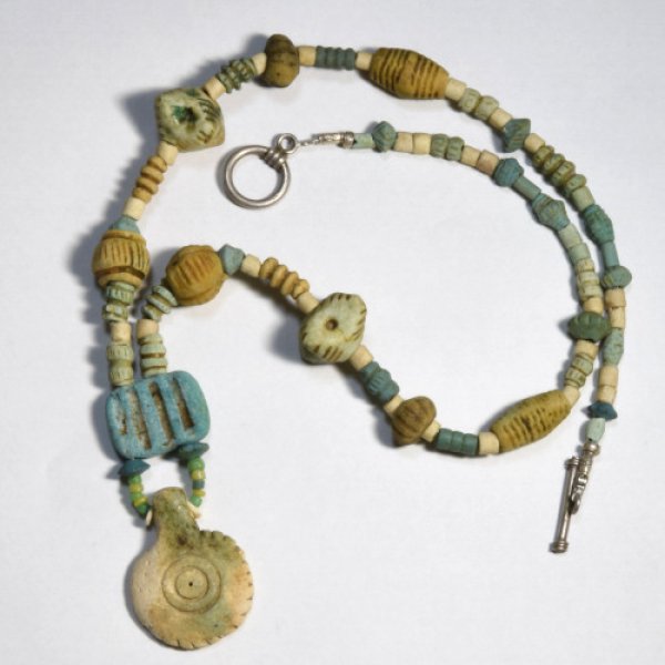 アンティークとんぼ玉アクセサリー/アンティークとんぼ玉ネックレス