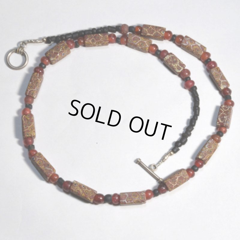 渋い角型ミルフィオリのネックレス