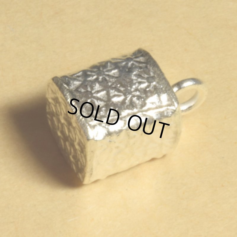 カレンシルバーチャーム