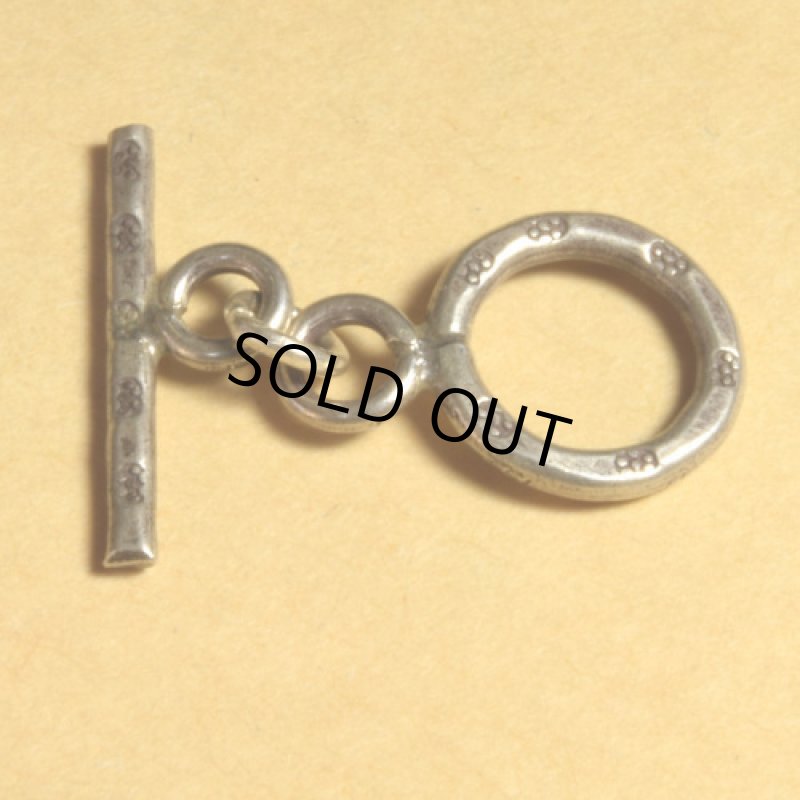 カレンシルバー留め具