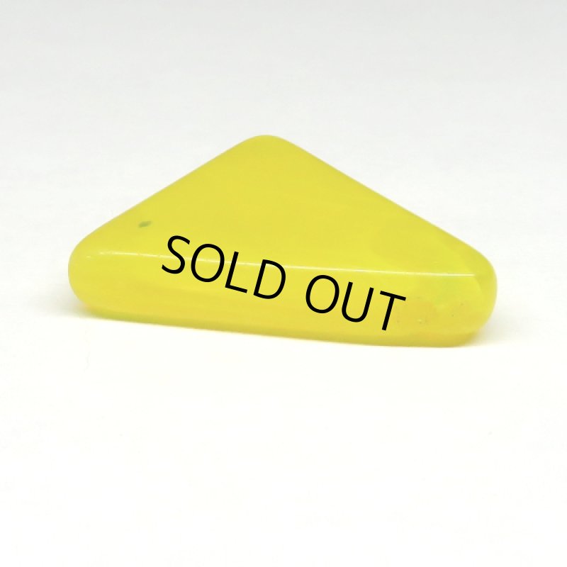 ウェディングビーズ　三角クリア黄　小