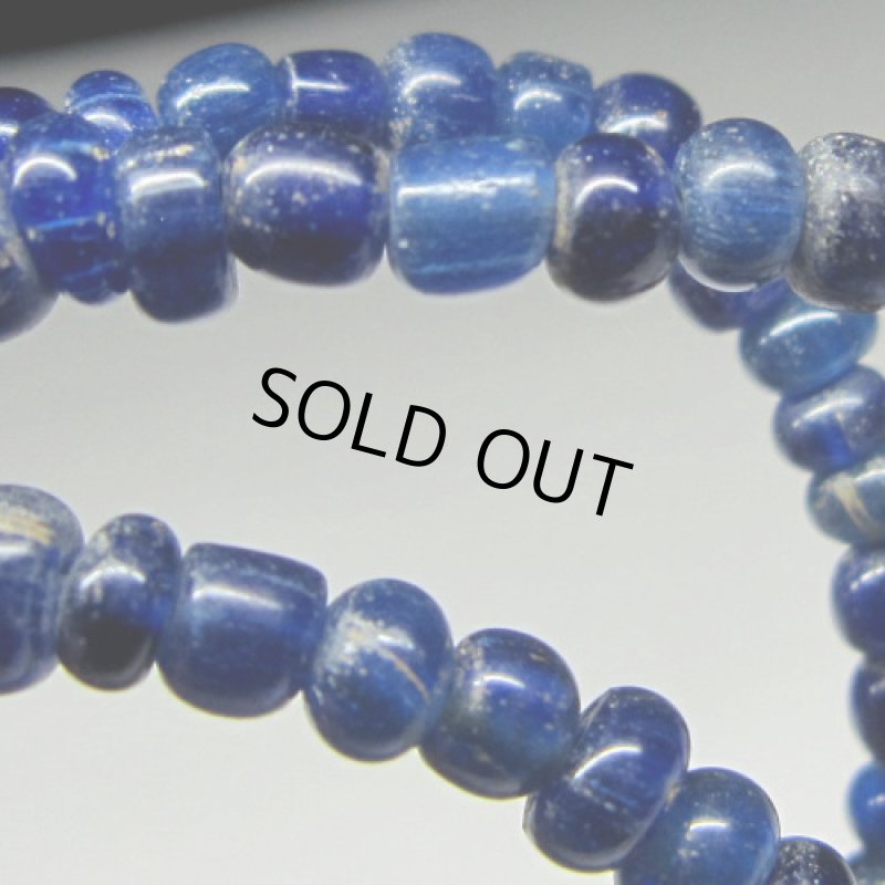 瑠璃色インドパシフィックビーズ連