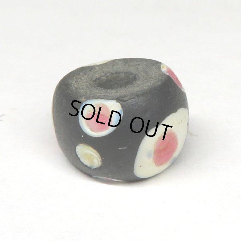 黒のファンシーアイ