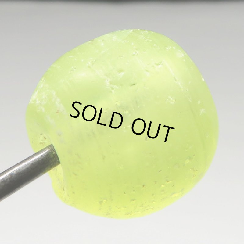 ウランガラス丸玉