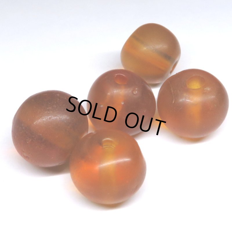 ナガ族　琥珀色の玉（複数在庫あり）