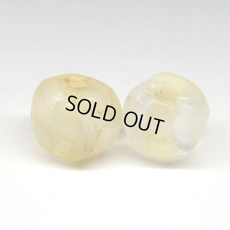 インドネシア古代水晶 丸玉2個セット