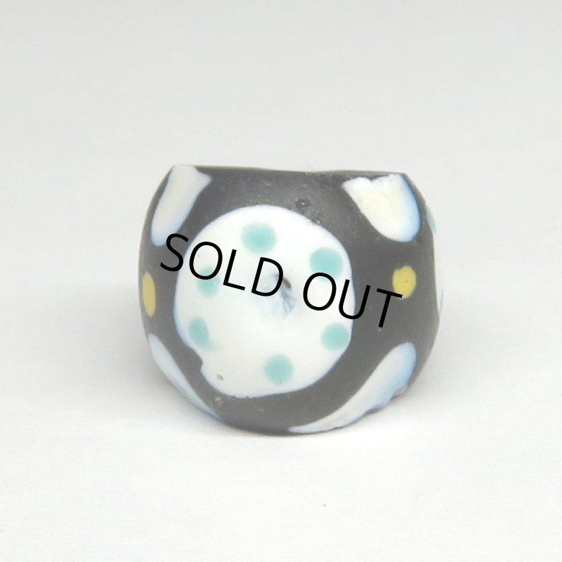 黒のファンシーアイ