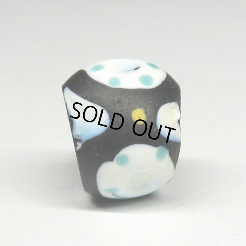 黒のファンシーアイ