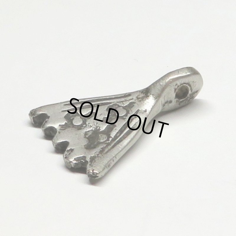 ベルベル人のシルバーチャーム(ファティマの手)