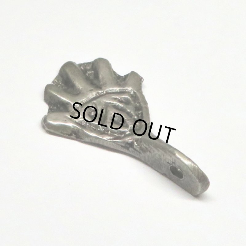 ベルベル人のシルバーチャーム（ファティマの手）