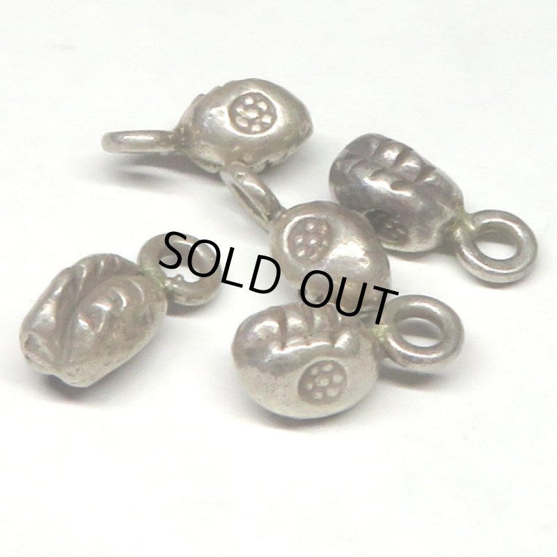 カレンシルバーチャーム