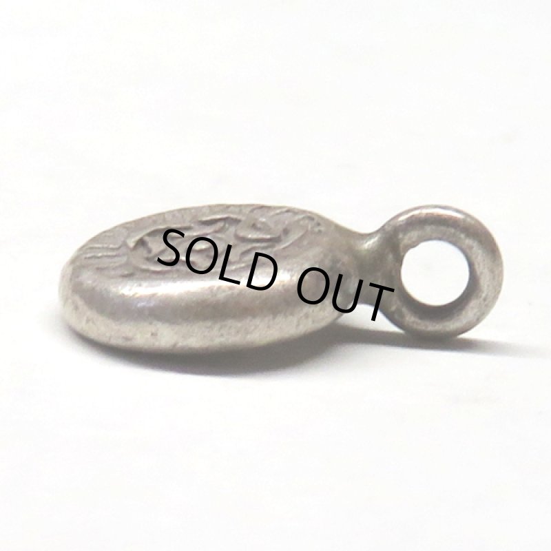 カレンシルバーチャーム