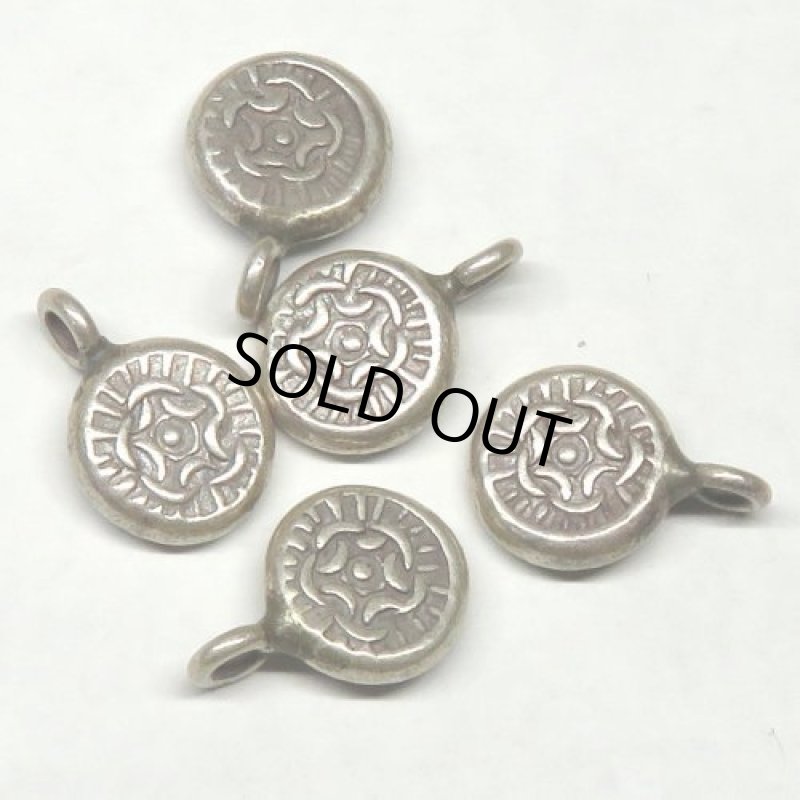 カレンシルバーチャーム