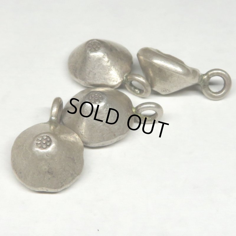 カレンシルバーチャーム