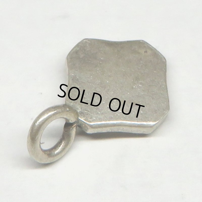 カレンシルバーチャーム