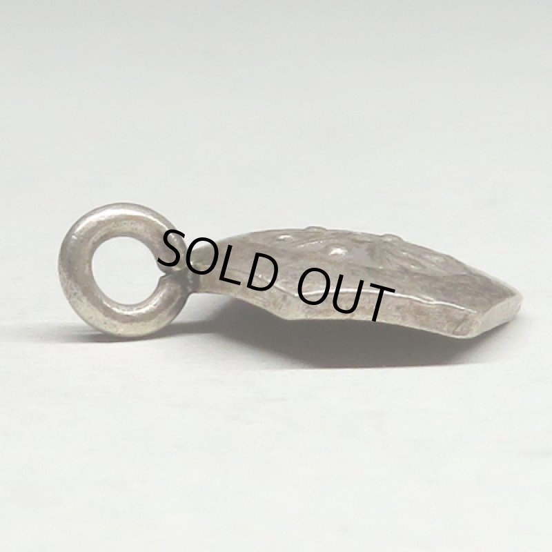 カレンシルバーチャーム