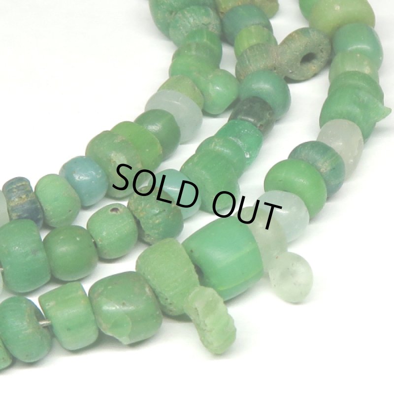 緑色インドパシフィックビーズ連