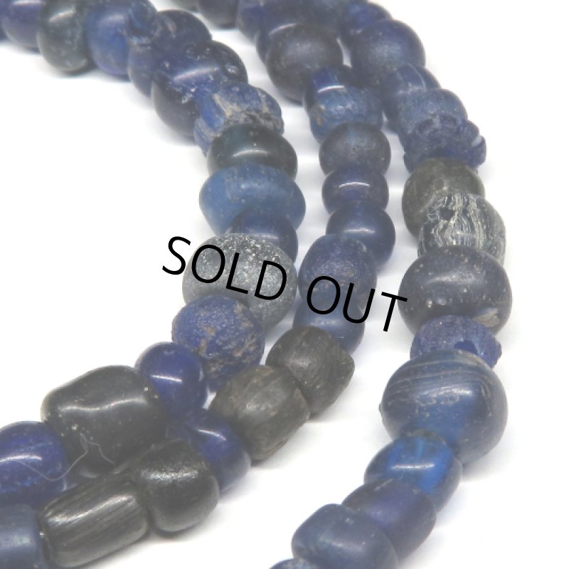 瑠璃色インドパシフィックビーズ連