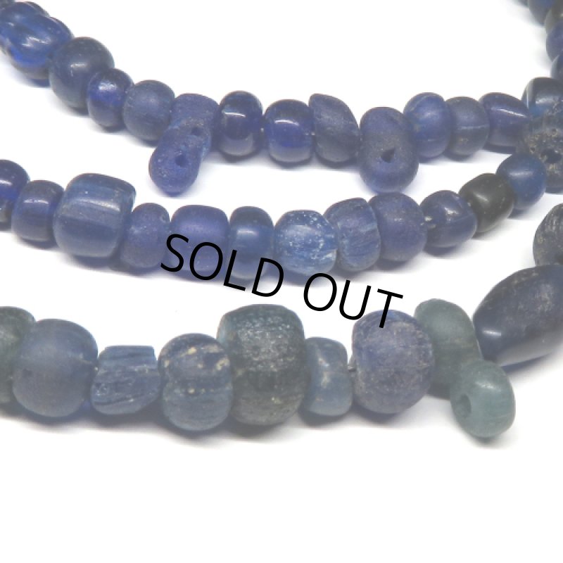 瑠璃色インドパシフィックビーズ連