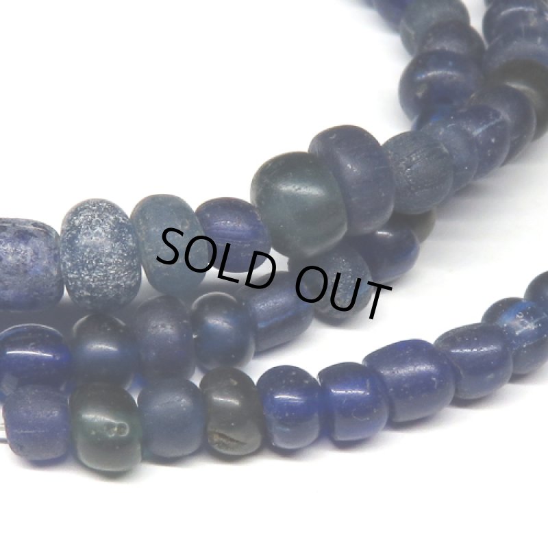 瑠璃色インドパシフィックビーズ連