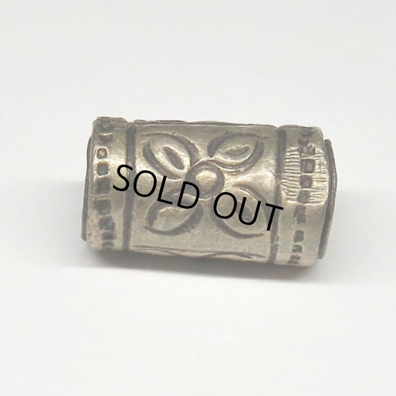 スリン族シルバービーズ（複数在庫あり）