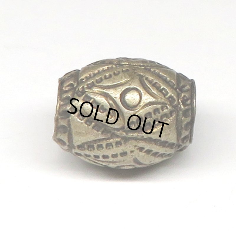 スリン族シルバービーズ(複数在庫あり)