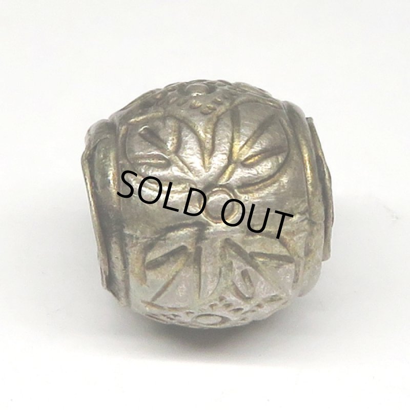 スリン族シルバービーズ(複数在庫あり)